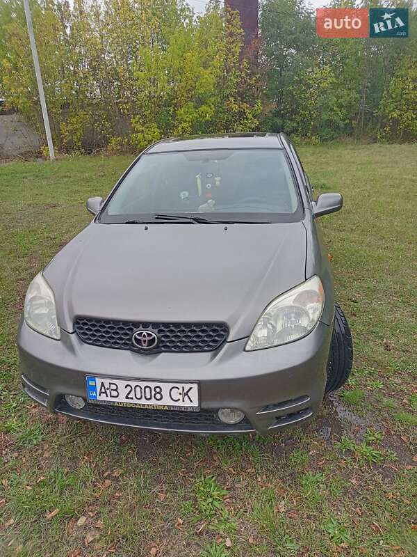 Хэтчбек Toyota Matrix 2004 в Джурине