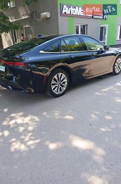 Седан Toyota Mirai 2022 в 