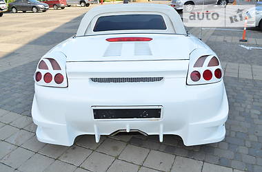 Кабриолет Toyota MR2 2000 в 