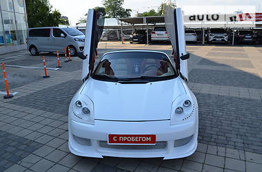 Кабриолет Toyota MR2 2000 в 
