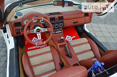 Кабриолет Toyota MR2 2000 в 