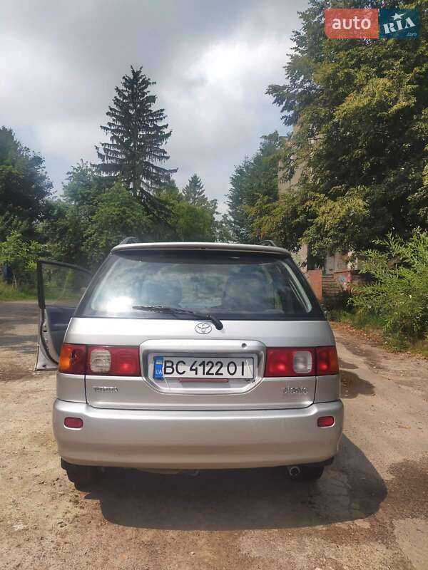 Мінівен Toyota Picnic 1998 в Львові