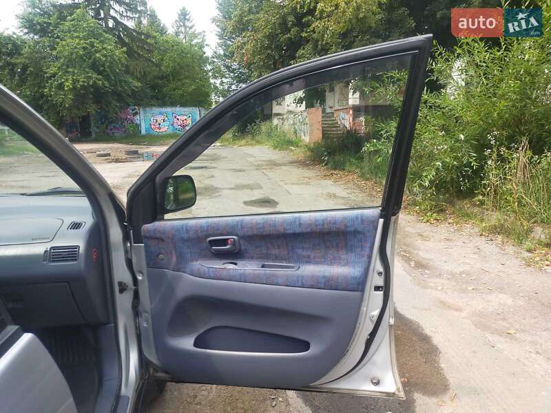 Мінівен Toyota Picnic 1998 в Львові