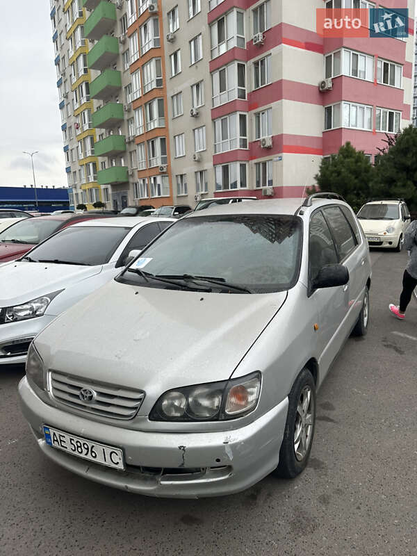 Мінівен Toyota Picnic 1998 в Одесі