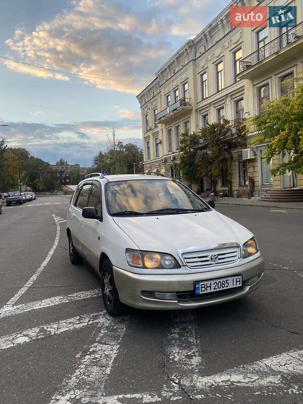 Мінівен Toyota Picnic 1997 в Одесі фото Мінівен Toyota Picnic 1997 в Одесі