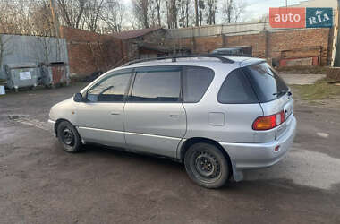 Минивэн Toyota Picnic 2001 в Львове