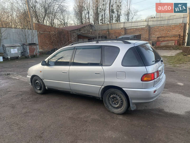 Toyota Picnic 2001 Toyota Picnic 2001