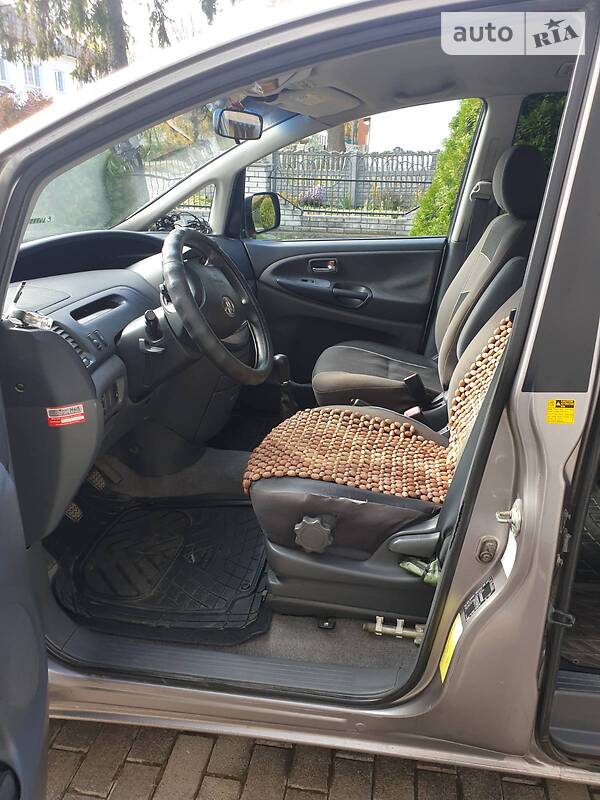 Минивэн Toyota Previa 2005 в Черновцах