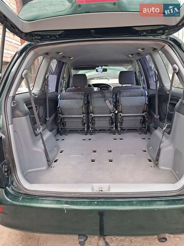 Мінівен Toyota Previa 2002 в Києві