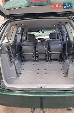 Минивэн Toyota Previa 2002 в 
