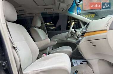 Минивэн Toyota Previa 2008 в 