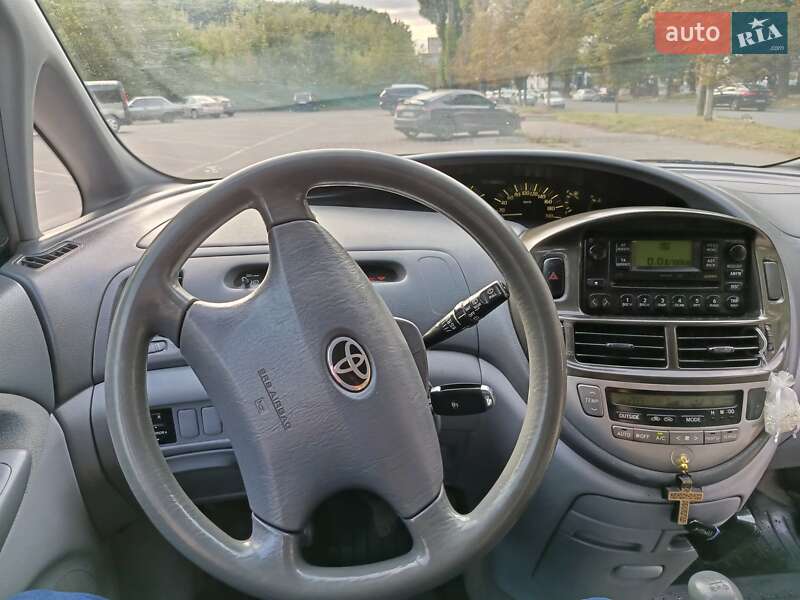 Минивэн Toyota Previa 2001 в Виннице