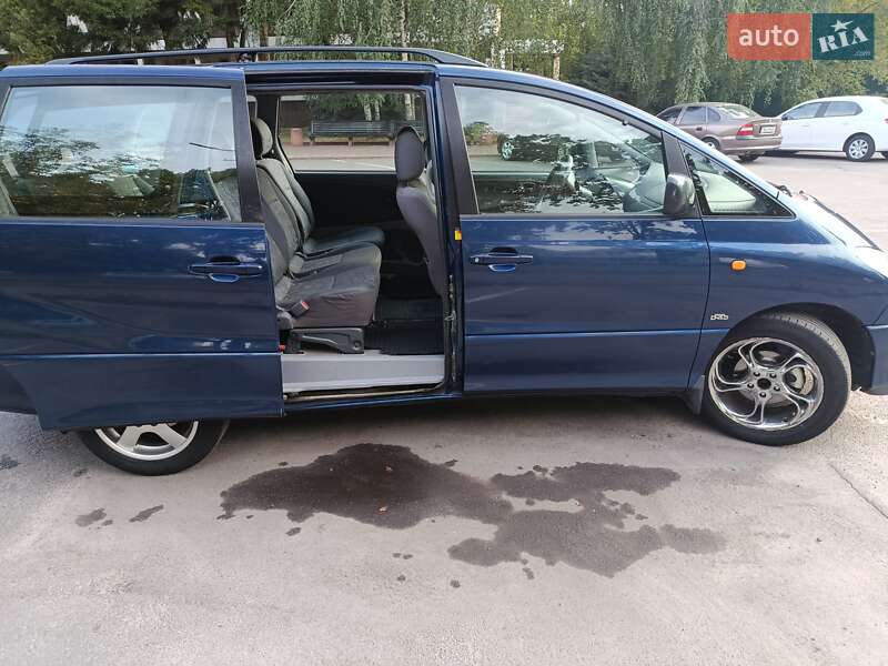 Минивэн Toyota Previa 2001 в Виннице
