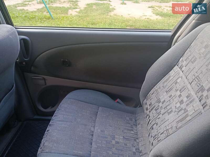 Минивэн Toyota Previa 2001 в Виннице