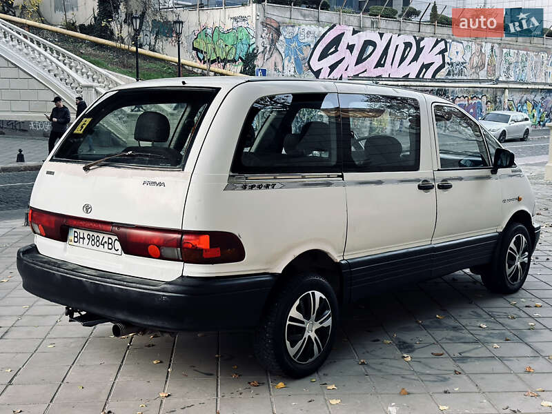 Минивэн Toyota Previa 1993 в Одессе