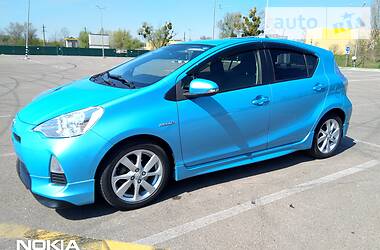 Хэтчбек Toyota Prius C 2013 в Киеве