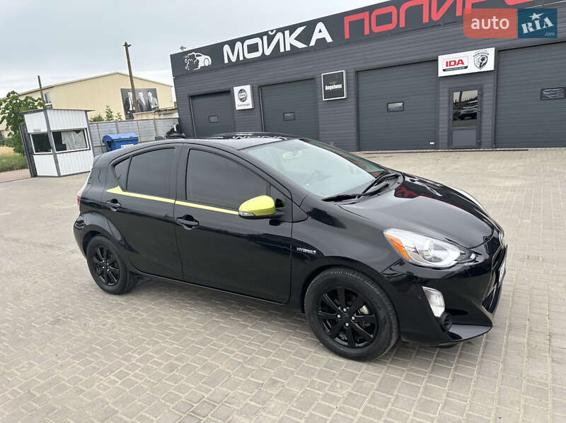 Хэтчбек Toyota Prius C 2015 в Одессе