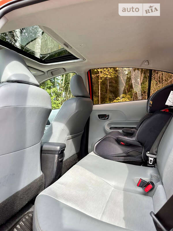 Хетчбек Toyota Prius C 2013 в Одесі фото 6 Хетчбек Toyota Prius C 2013 в Одесі