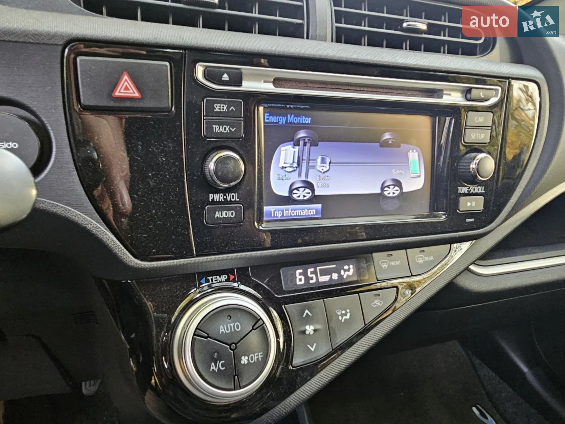 2016 Toyota Prius c - мініатюра 12