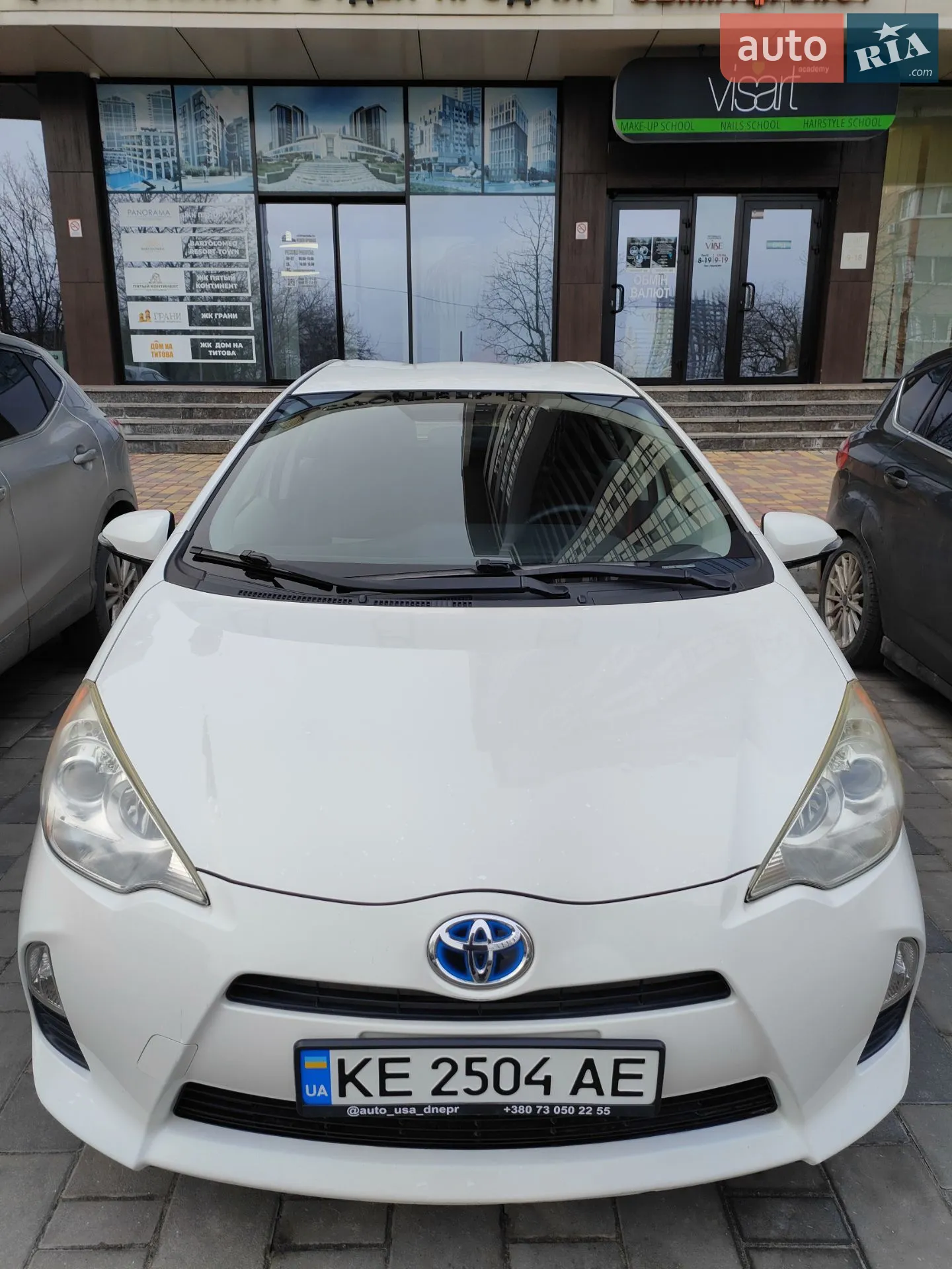 2013 Toyota Prius c - мініатюра 2