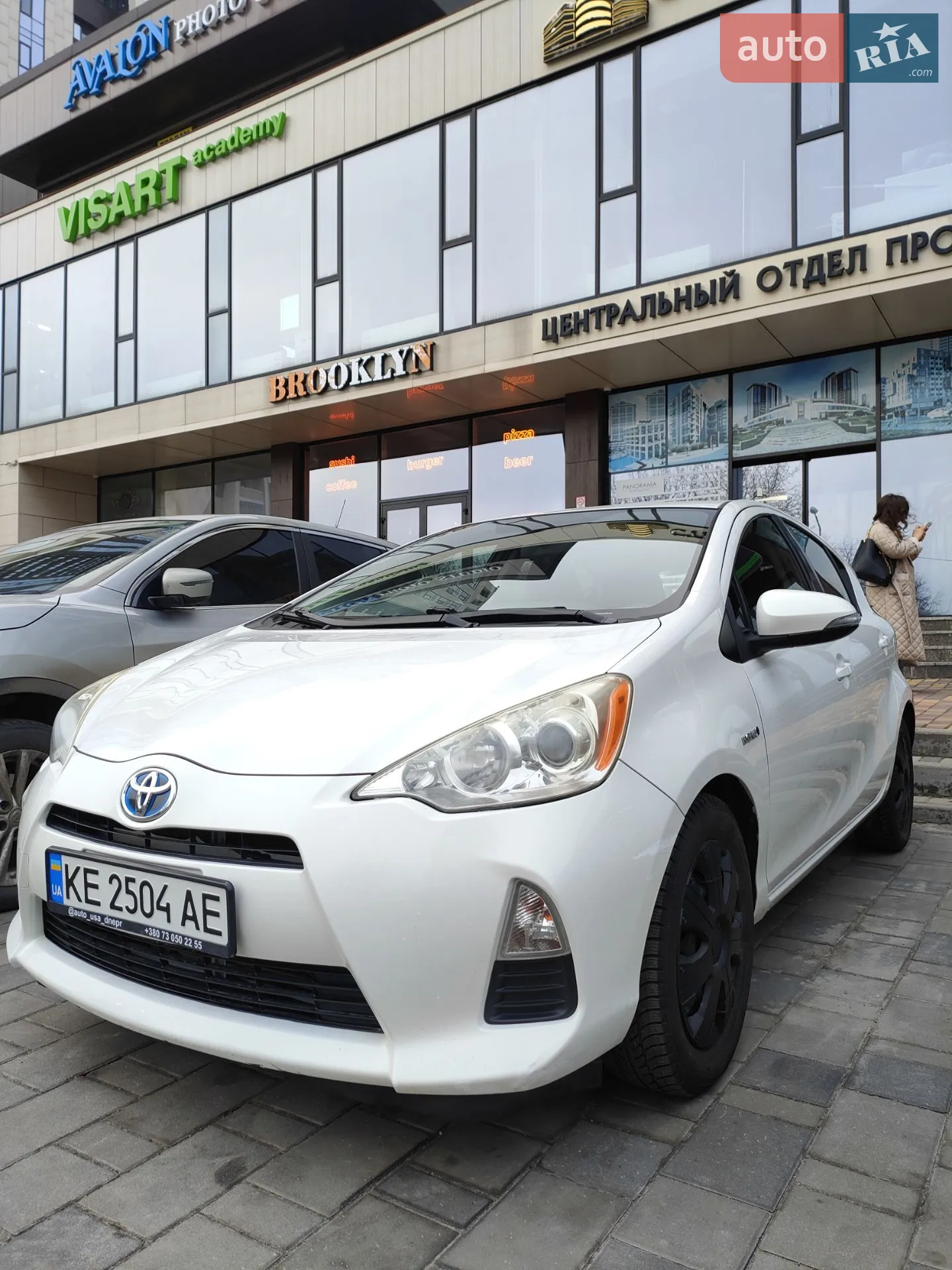 2013 Toyota Prius c - мініатюра 11