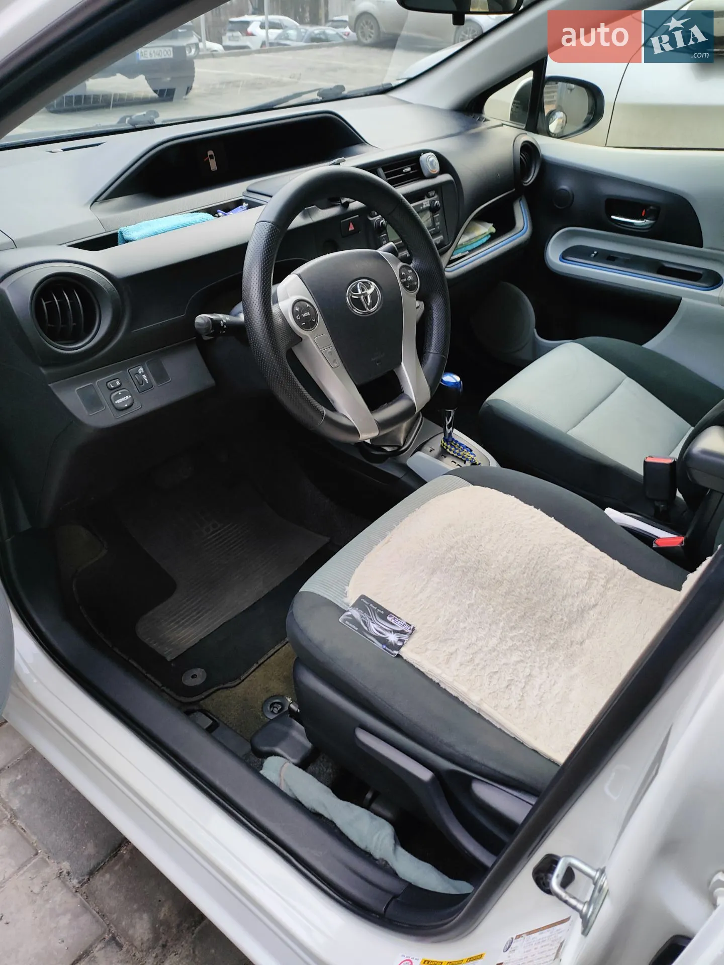2013 Toyota Prius c - мініатюра 18