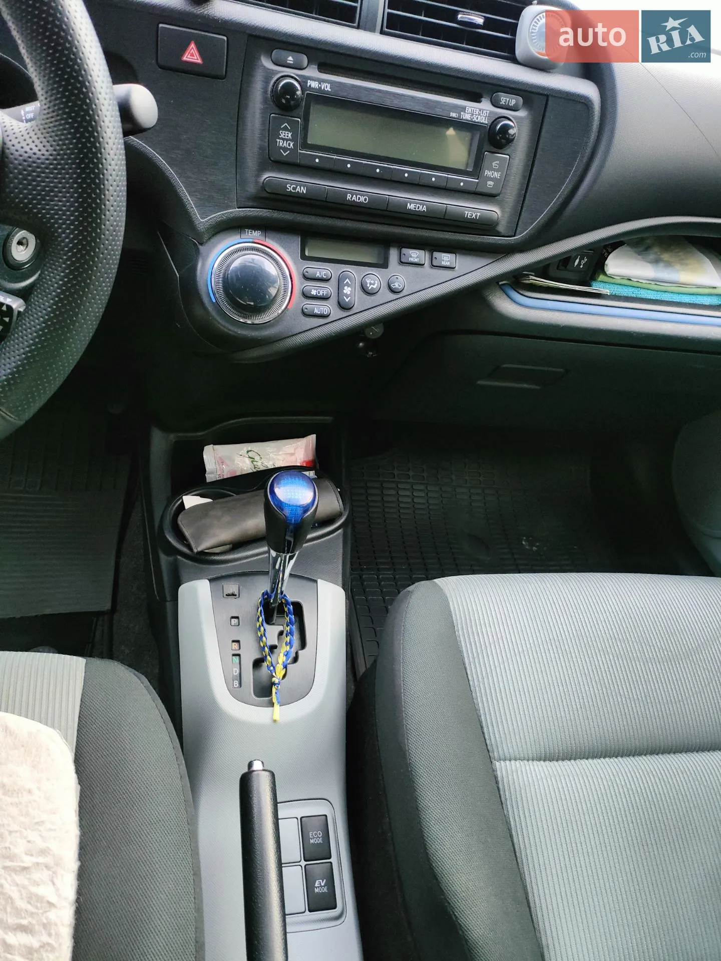 2013 Toyota Prius c - мініатюра 22