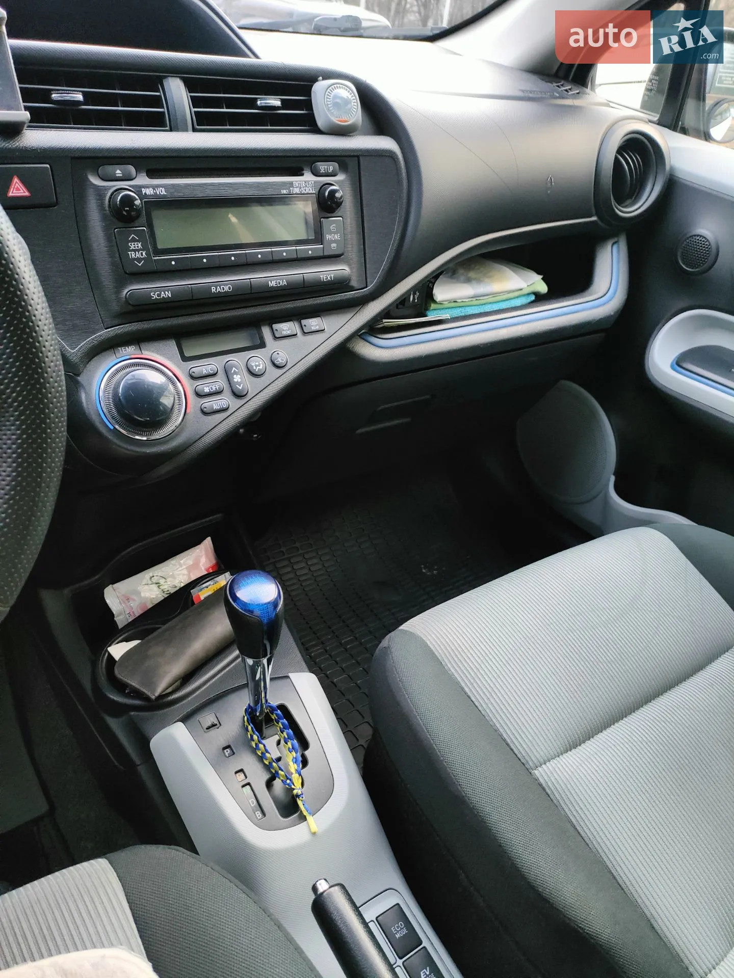 2013 Toyota Prius c - мініатюра 25