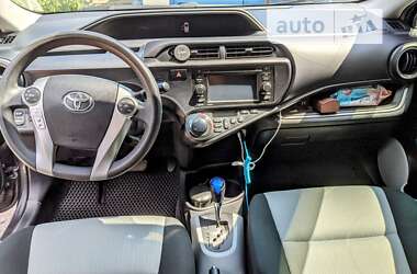 Хэтчбек Toyota Prius C 2014 в Кропивницком