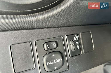 Хэтчбек Toyota Prius C 2013 в 