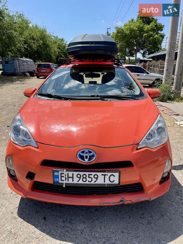 Хетчбек Toyota Prius C 2014 в Одесі