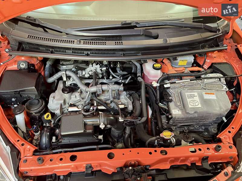 Хетчбек Toyota Prius C 2014 в Одесі