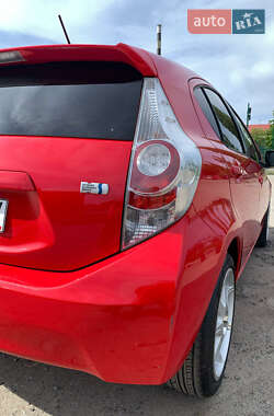 Хэтчбек Toyota Prius C 2015 в 