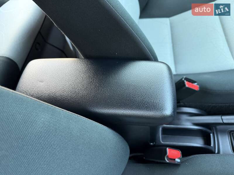 Хэтчбек Toyota Prius C 2017 в Одессе