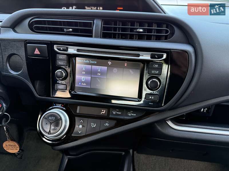 Хэтчбек Toyota Prius C 2017 в Одессе