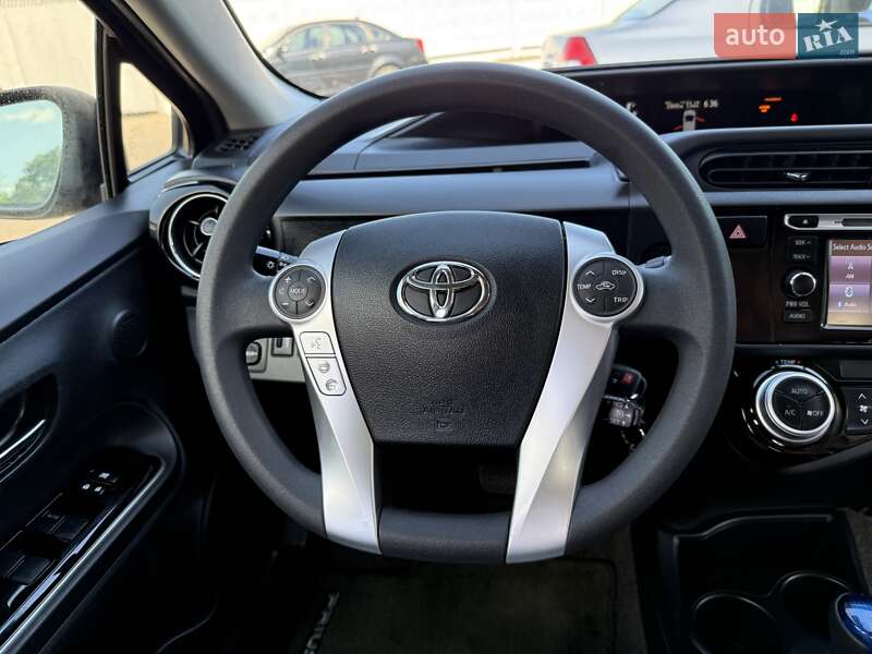 Хэтчбек Toyota Prius C 2017 в Одессе