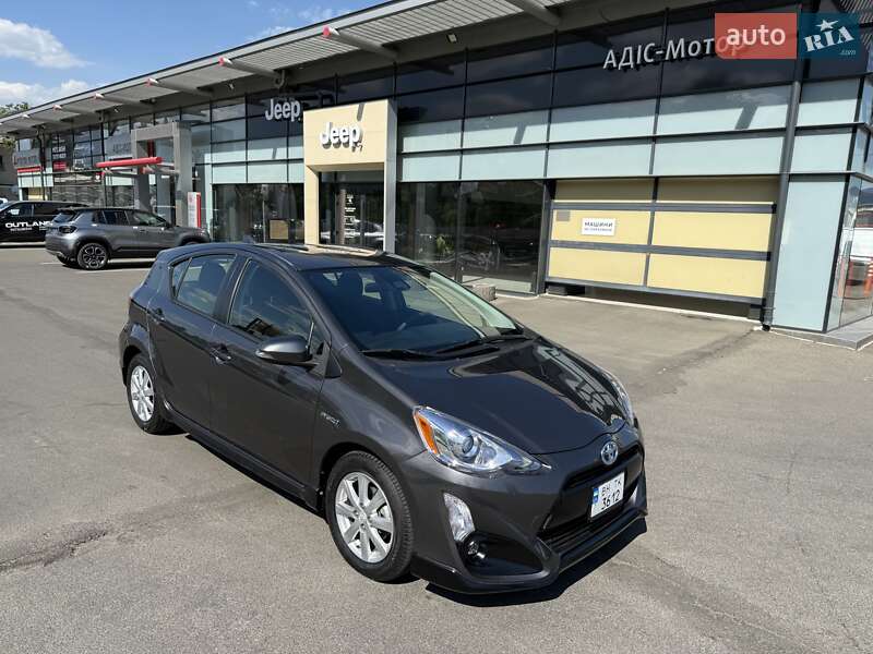 Toyota Prius C 2017