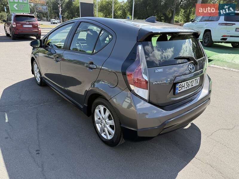 Хэтчбек Toyota Prius C 2017 в Одессе