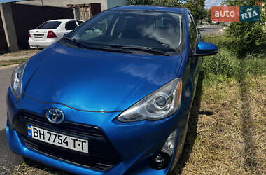 Хэтчбек Toyota Prius C 2015 в Одессе