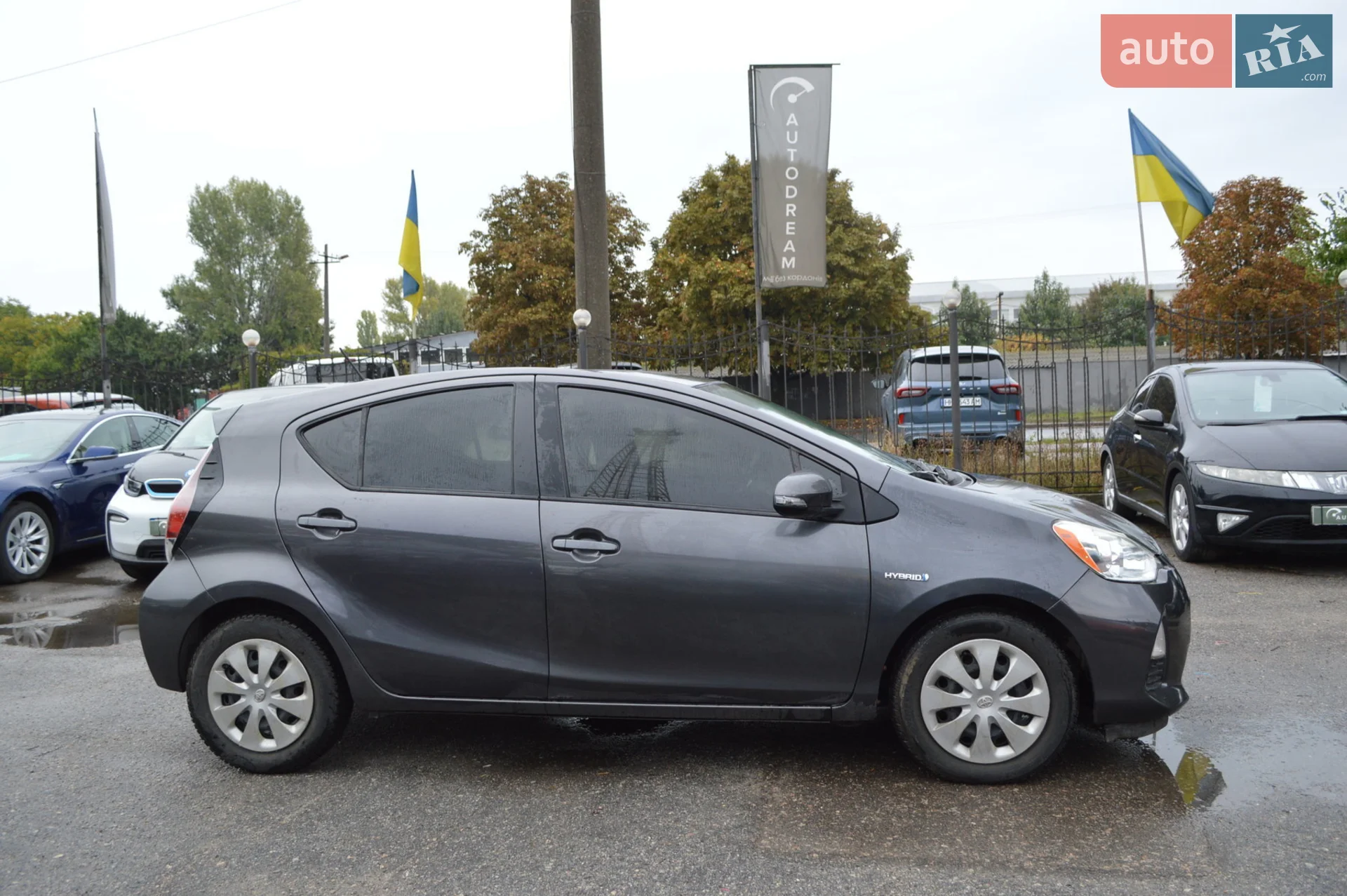 2012 Toyota Prius c - мініатюра 3