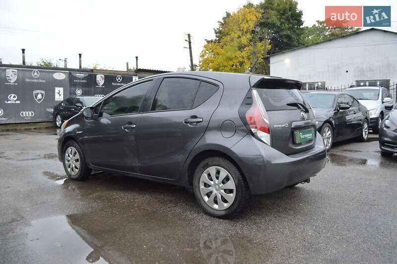 Хетчбек Toyota Prius C 2012 в Одесі