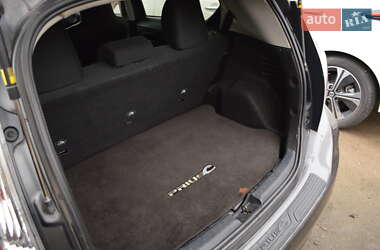Хэтчбек Toyota Prius C 2012 в 