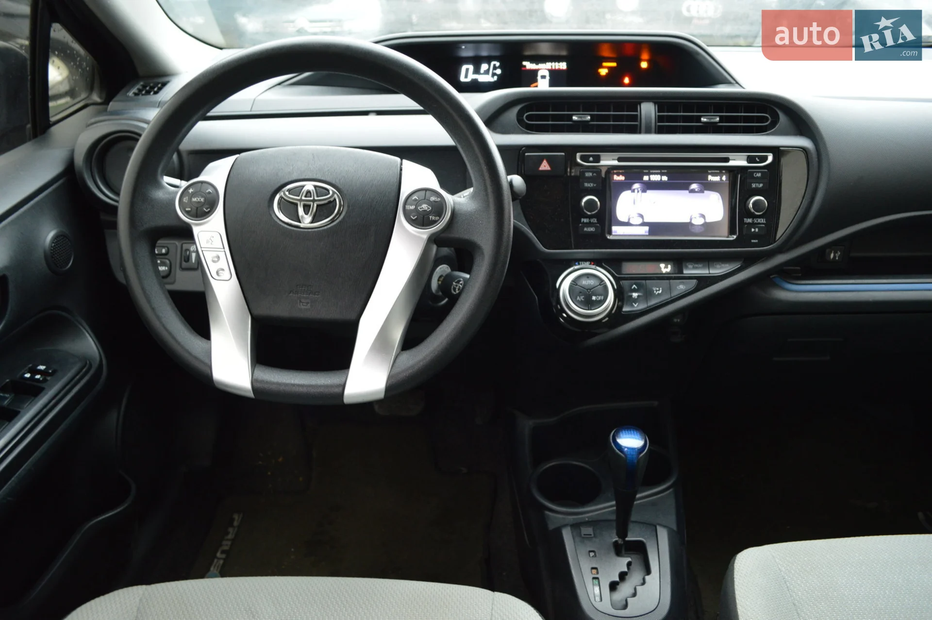 2012 Toyota Prius c - мініатюра 11