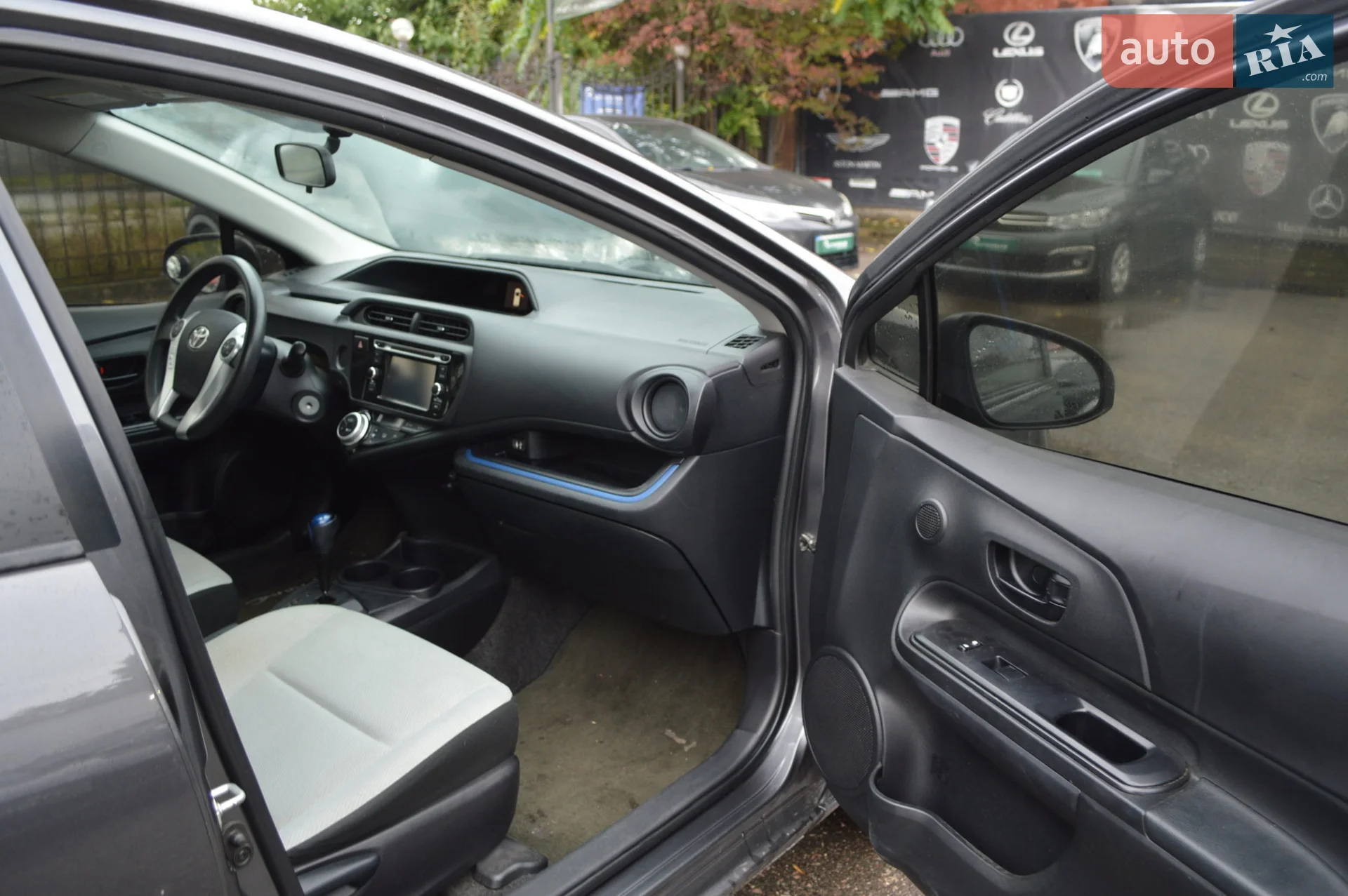 2012 Toyota Prius c - мініатюра 14