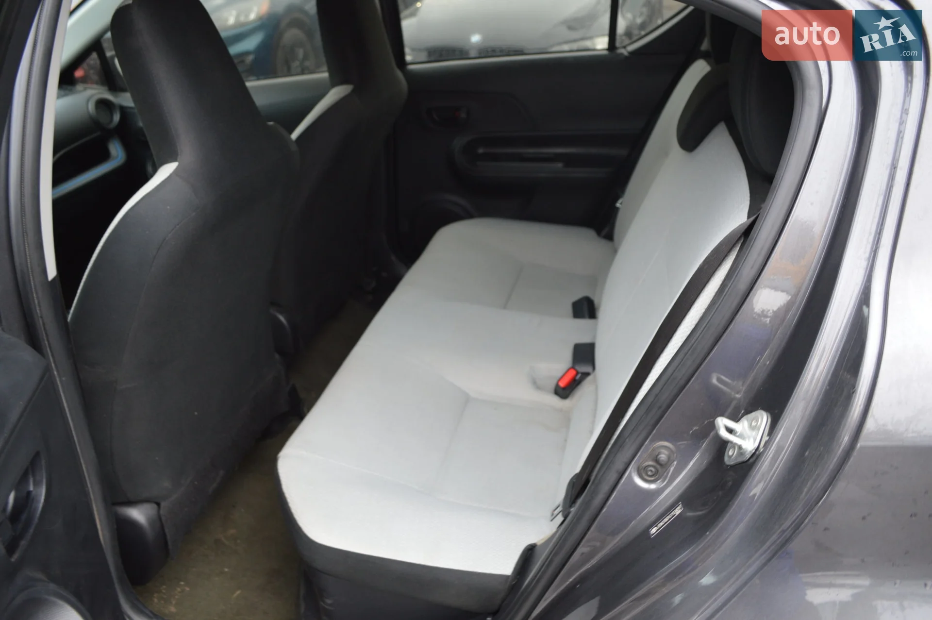 2012 Toyota Prius c - мініатюра 18