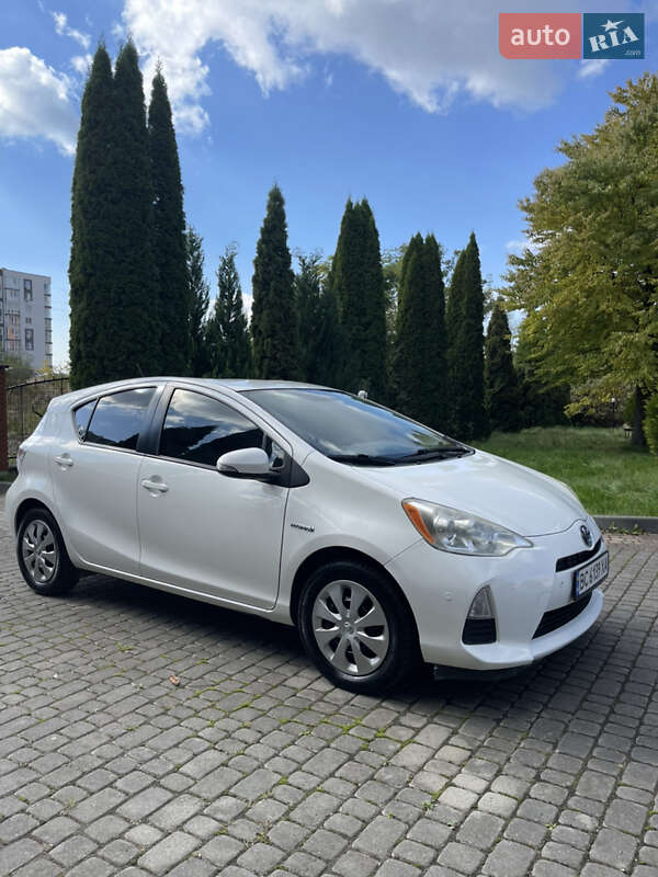 Хэтчбек Toyota Prius C 2013 в Львове