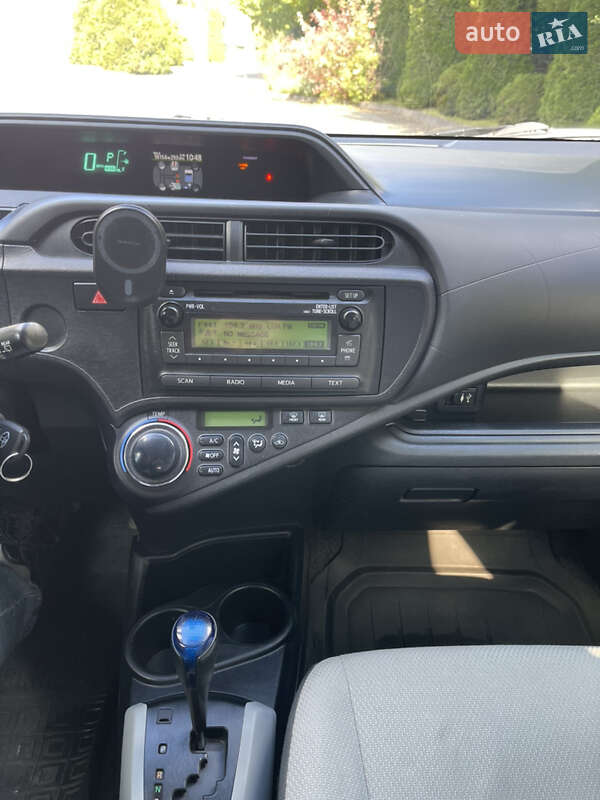 Хэтчбек Toyota Prius C 2013 в Львове