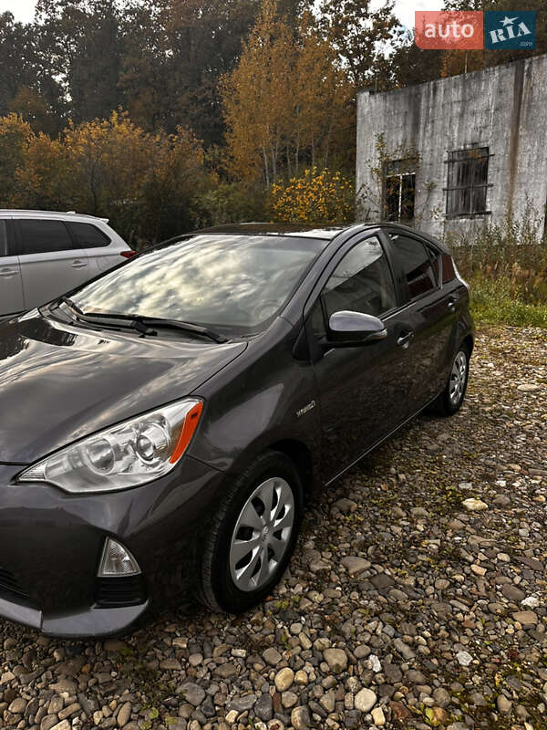 Хэтчбек Toyota Prius C 2014 в Трускавце