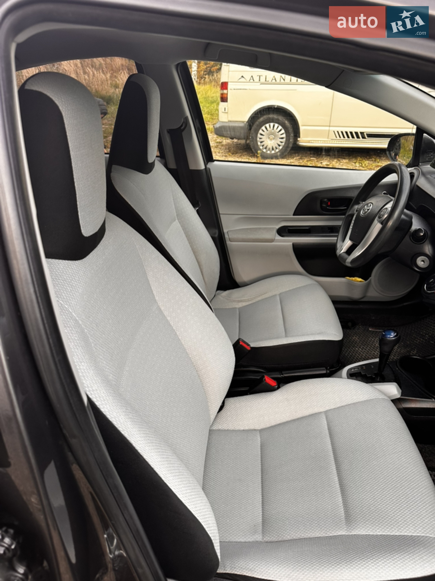 2014 Toyota Prius c - мініатюра 15