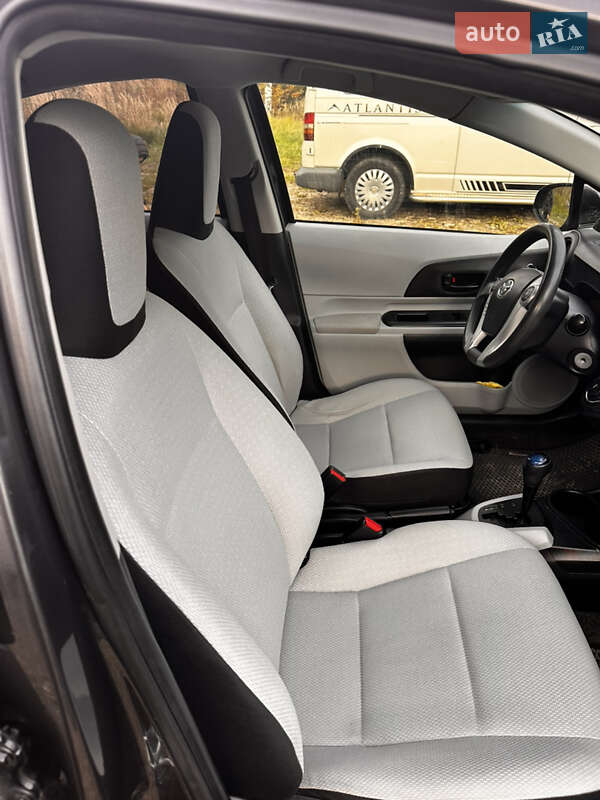 Хэтчбек Toyota Prius C 2014 в Трускавце
